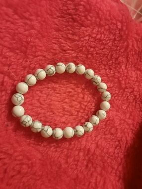 Pretty White Bracelet